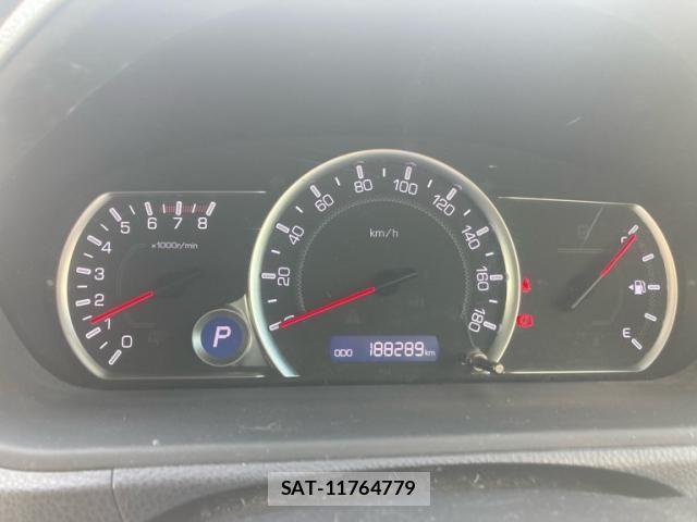Toyota VOXY 2014-05 8102610-12