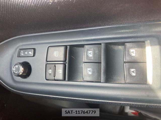 Toyota VOXY 2014-05 8102610-13