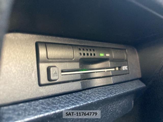 Toyota VOXY 2014-05 8102610-15