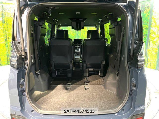 Toyota VOXY 2024-03 8102567-10