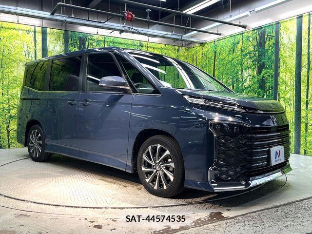 Toyota VOXY 2024-03 8102567-16