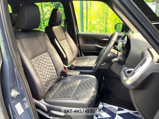 Toyota VOXY 2024-03 8102567-7