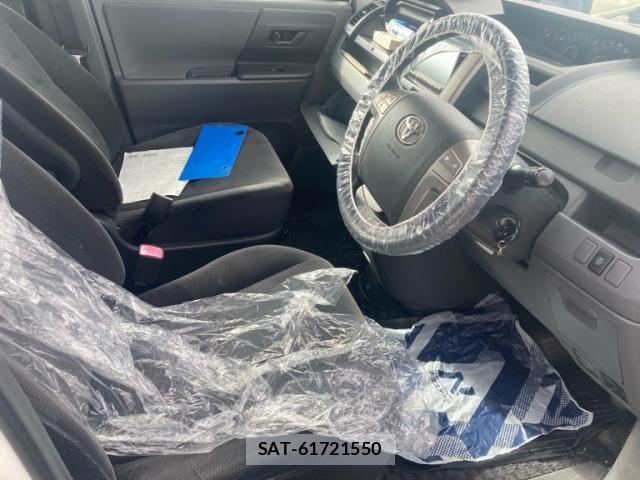 Toyota VOXY 2009-10 8102629-14
