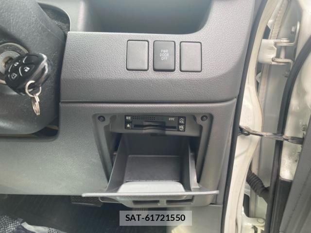 Toyota VOXY 2009-10 8102629-16