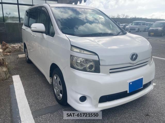 Toyota VOXY 2009-10 8102629-1