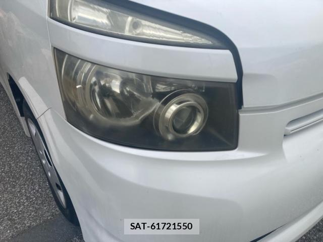Toyota VOXY 2009-10 8102629-2