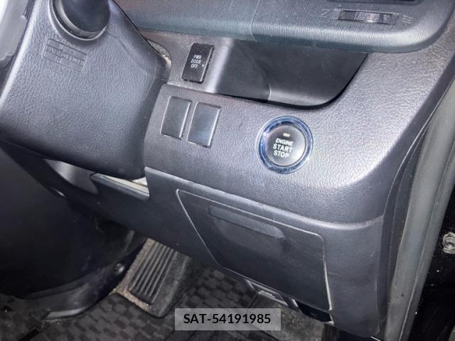 Toyota VOXY 2011-10 8102614-12