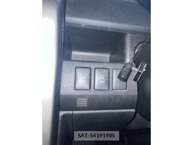 Toyota VOXY 2011-10 8102614-13