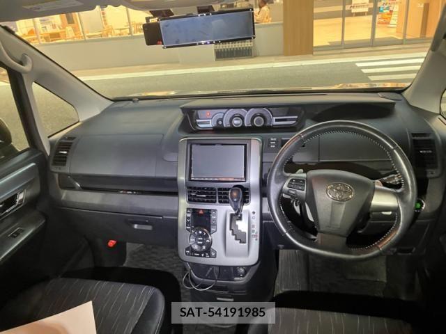 Toyota VOXY 2011-10 8102614-19