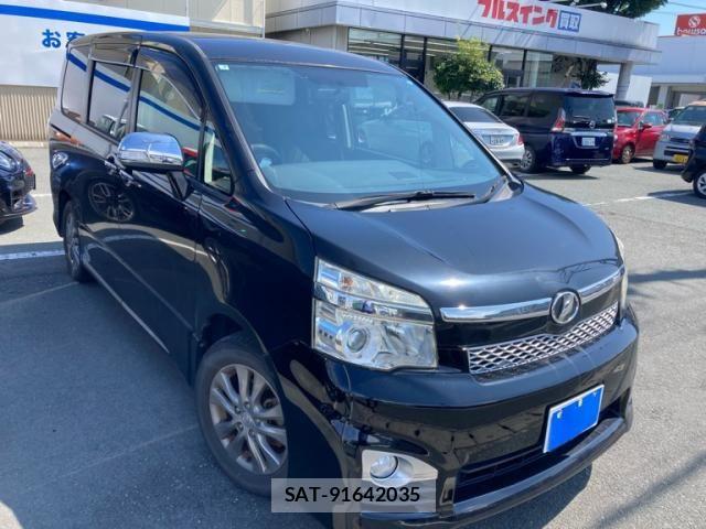Toyota VOXY 2013-02 8102613-0