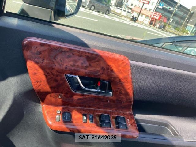 Toyota VOXY 2013-02 8102613-16