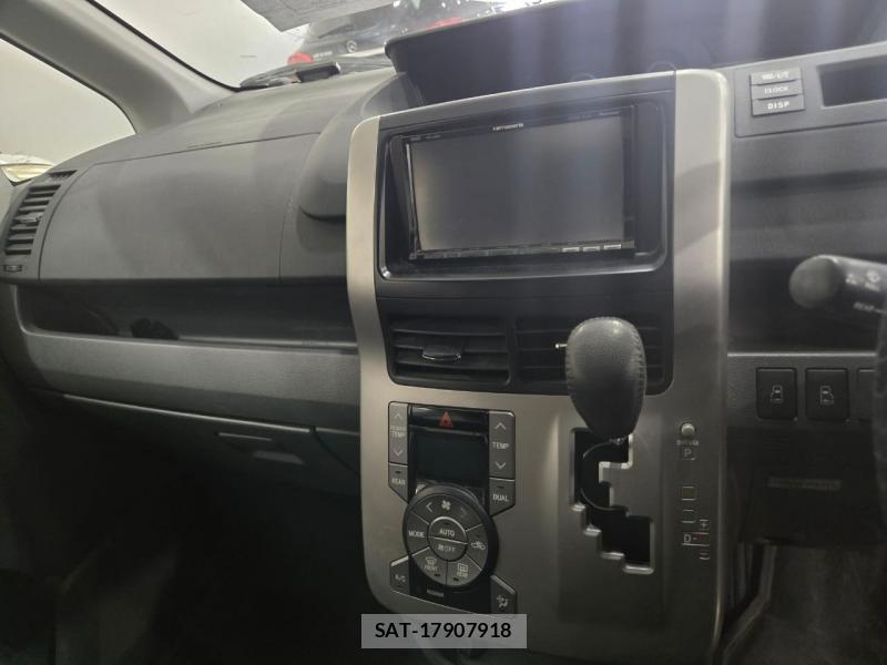 Toyota VOXY 2009-01 3432633-7