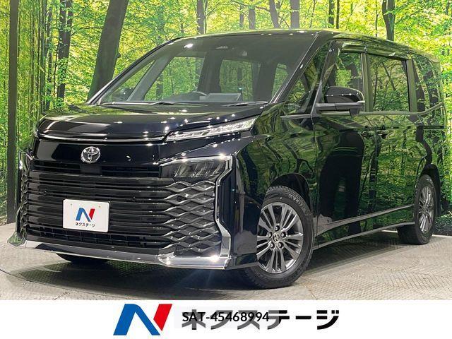 Toyota VOXY 2023-02 8102568-0