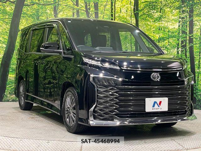 Toyota VOXY 2023-02 8102568-17