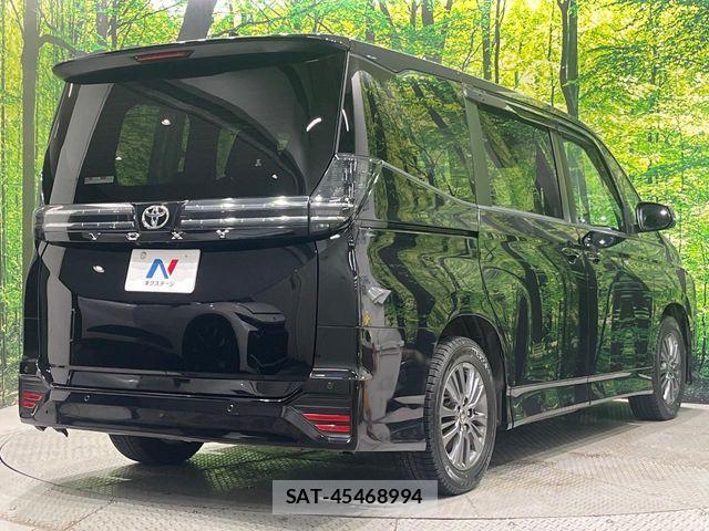 Toyota VOXY 2023-02 8102568-18