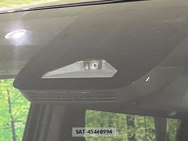 Toyota VOXY 2023-02 8102568-6