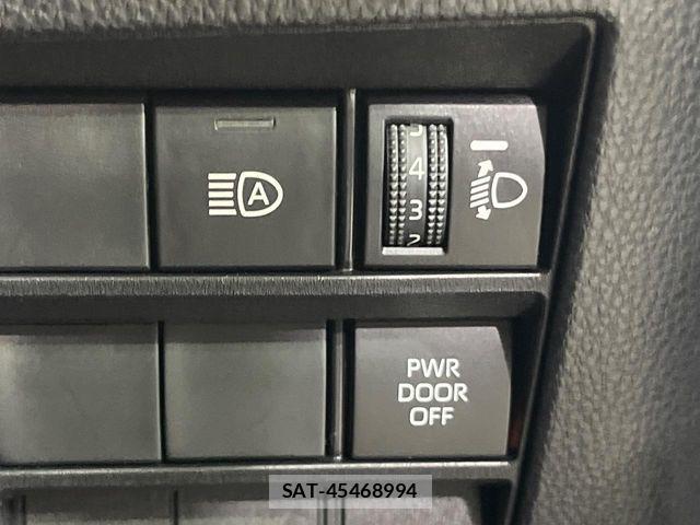 Toyota VOXY 2023-02 8102568-7