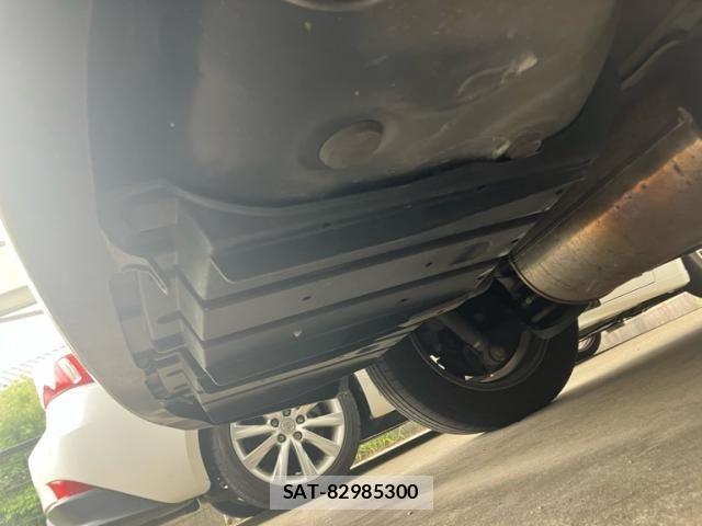 Toyota VOXY 2009-10 8102617-10