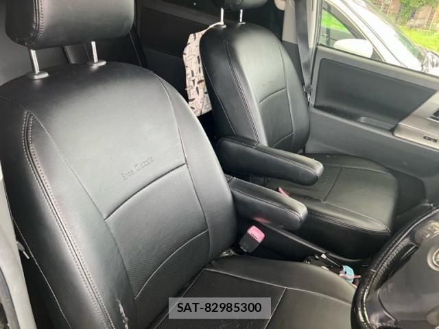 Toyota VOXY 2009-10 8102617-15