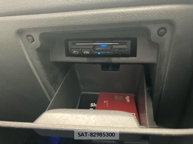 Toyota VOXY 2009-10 8102617-16