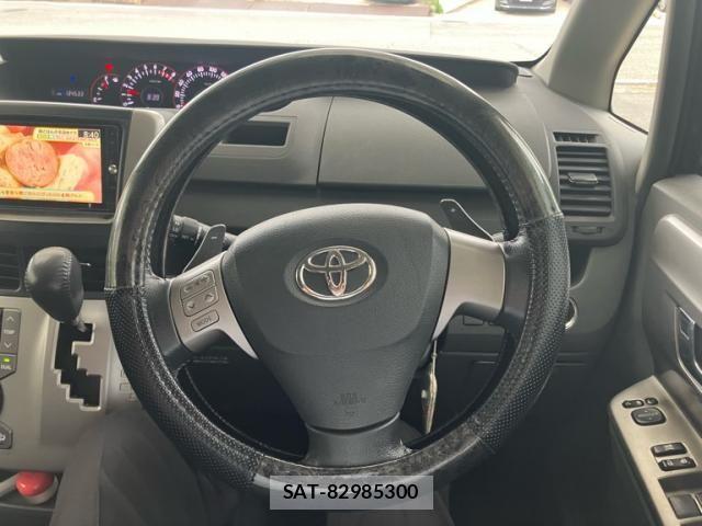 Toyota VOXY 2009-10 8102617-17