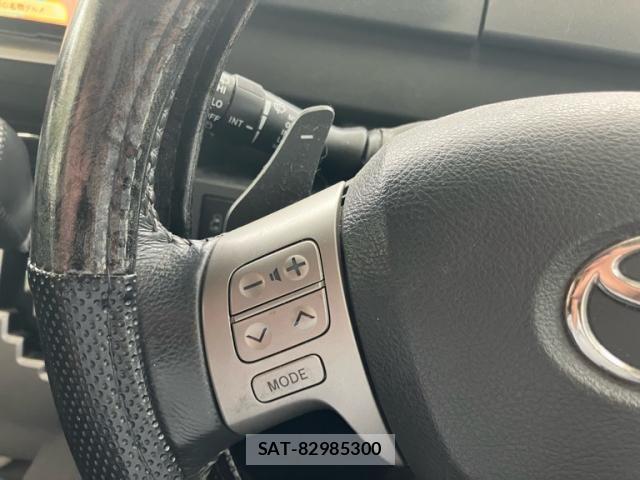 Toyota VOXY 2009-10 8102617-18