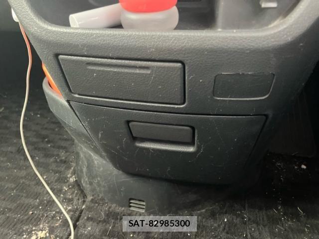 Toyota VOXY 2009-10 8102617-22