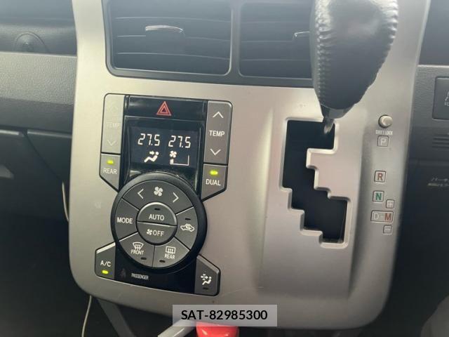Toyota VOXY 2009-10 8102617-23