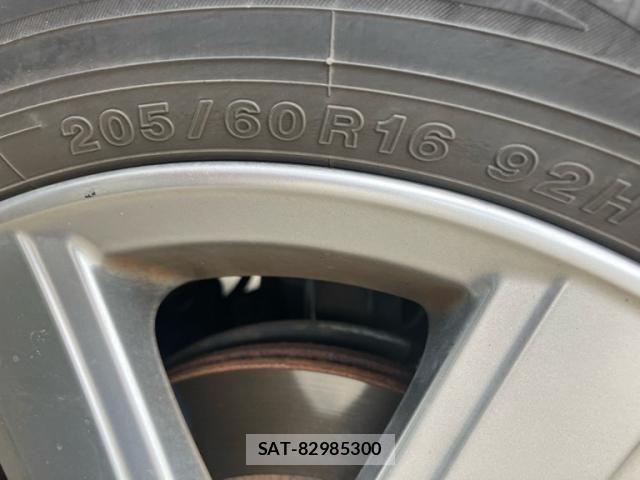 Toyota VOXY 2009-10 8102617-8