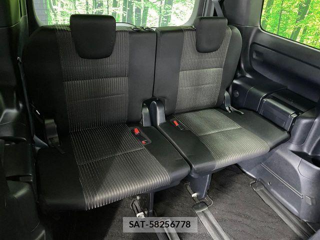Toyota VOXY 2018-09 8102594-10