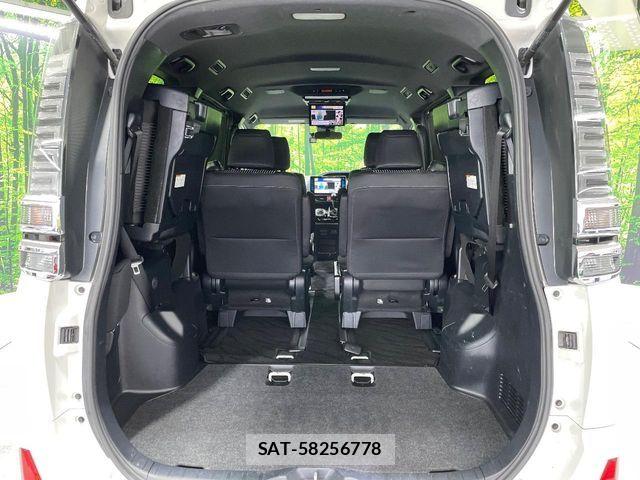 Toyota VOXY 2018-09 8102594-11