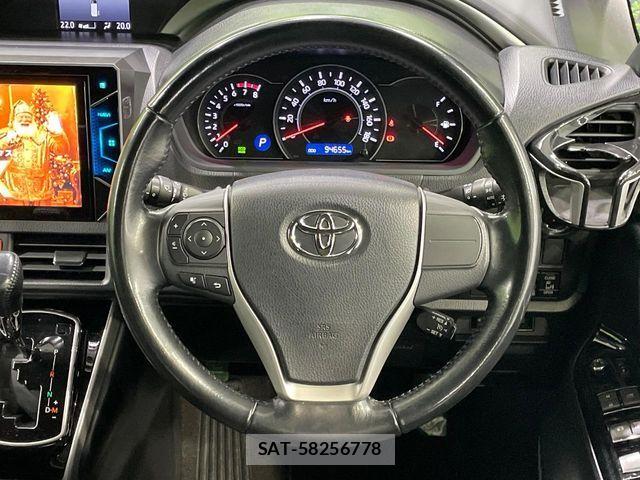 Toyota VOXY 2018-09 8102594-12