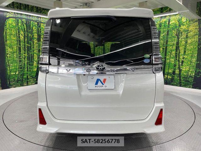 Toyota VOXY 2018-09 8102594-16