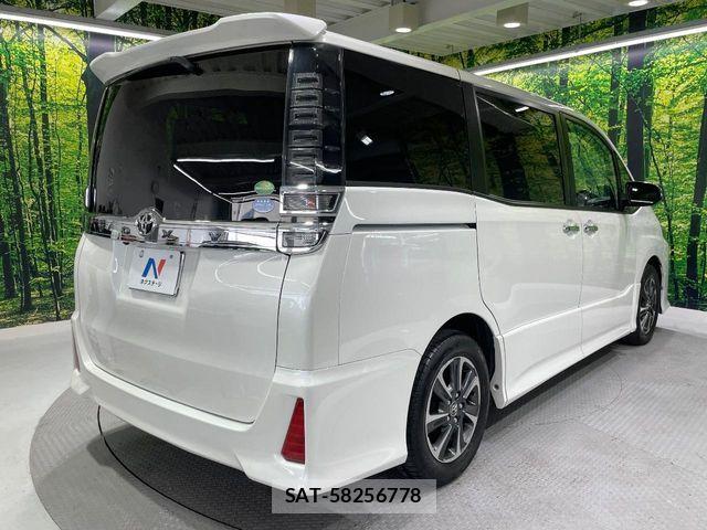 Toyota VOXY 2018-09 8102594-18
