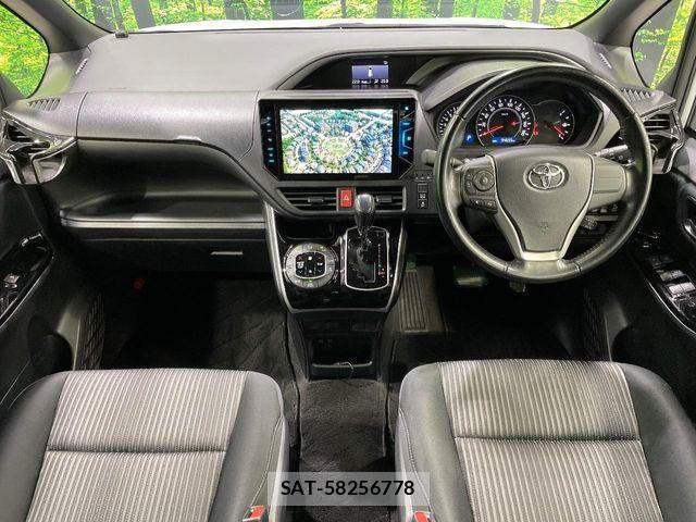 Toyota VOXY 2018-09 8102594-3