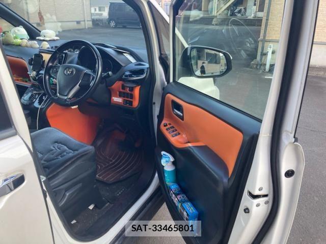 Toyota VOXY 2014-06 8102612-10