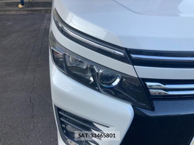 Toyota VOXY 2014-06 8102612-3