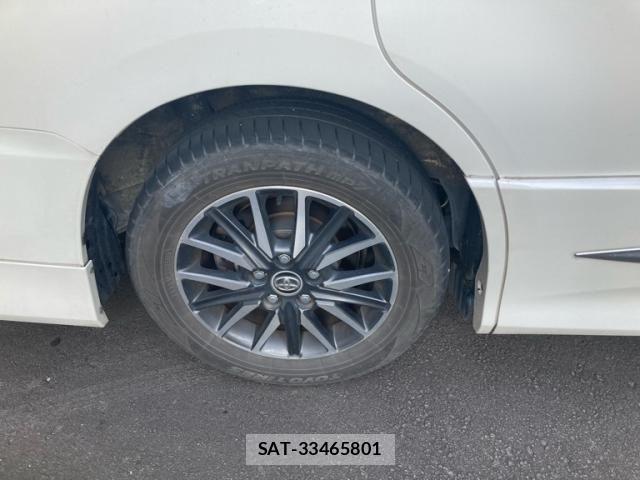 Toyota VOXY 2014-06 8102612-7