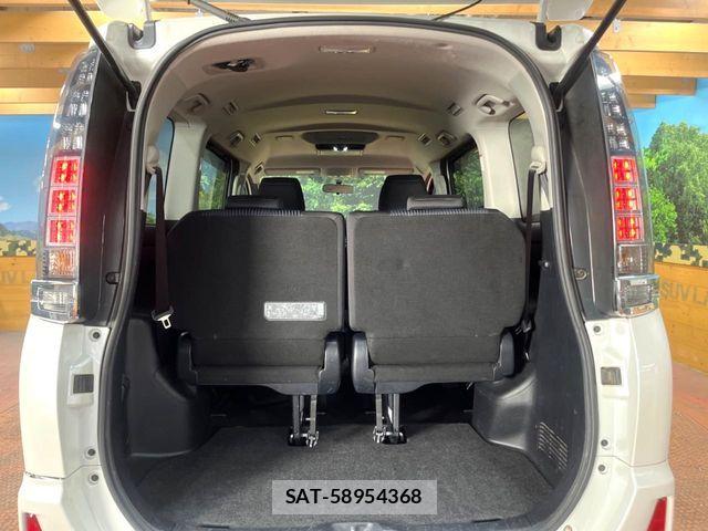 Toyota VOXY 2015-09 8102601-10