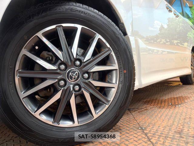 Toyota VOXY 2015-09 8102601-13