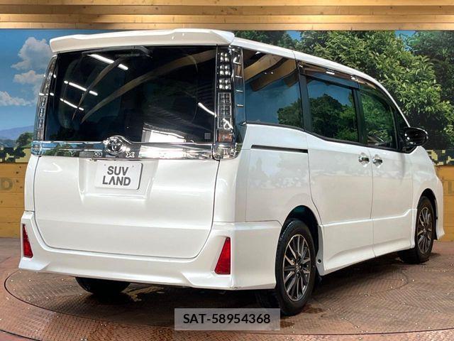 Toyota VOXY 2015-09 8102601-17