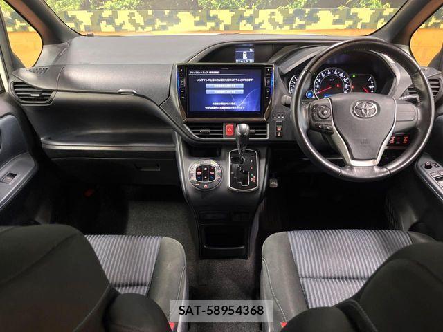 Toyota VOXY 2015-09 8102601-1