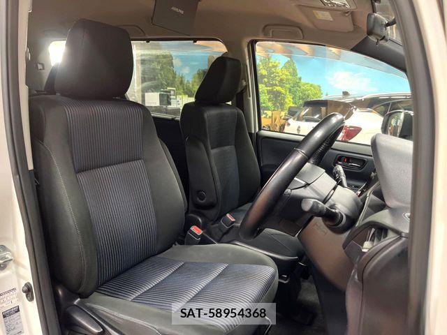 Toyota VOXY 2015-09 8102601-7