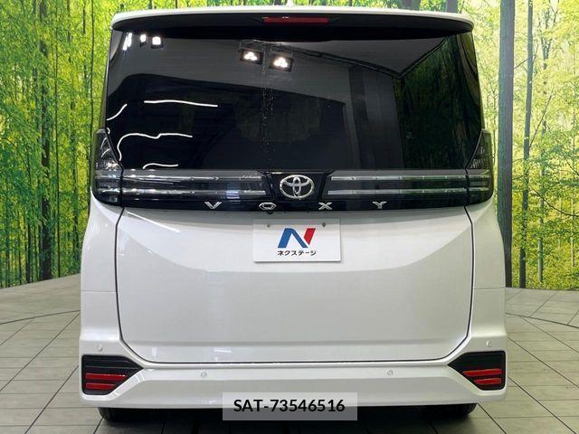 Toyota VOXY 2024-02 8102565-15