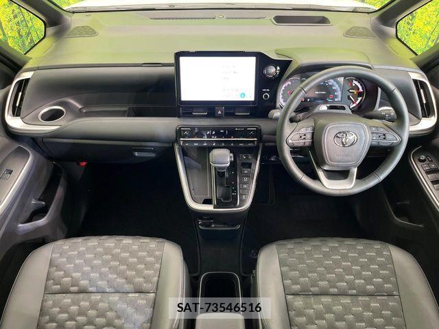 Toyota VOXY 2024-02 8102565-1