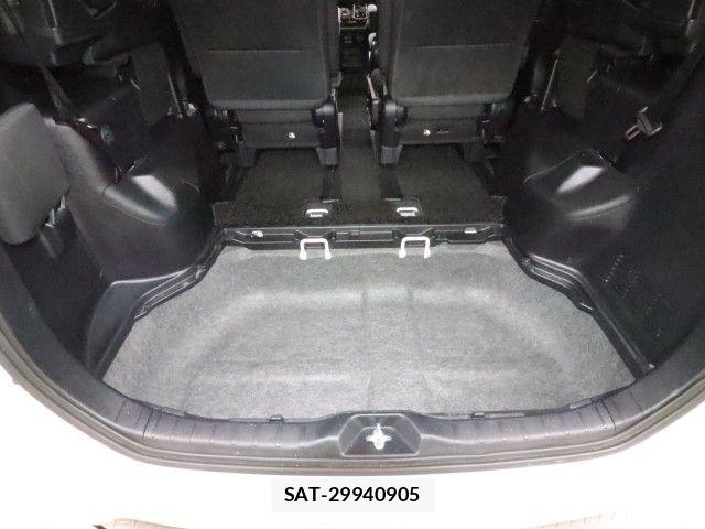 Toyota VOXY 2017-12 8102585-14