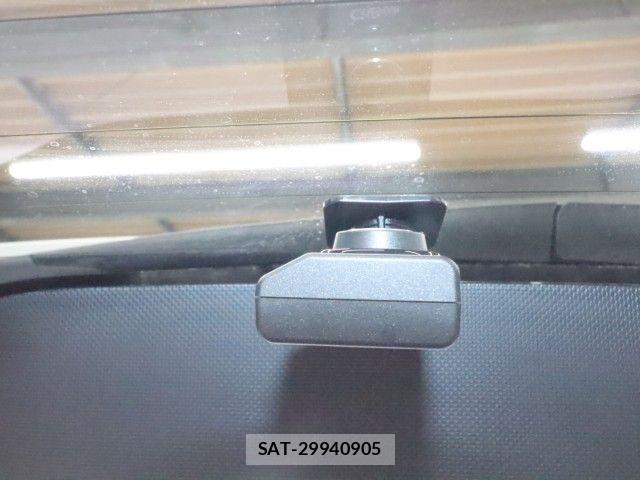 Toyota VOXY 2017-12 8102585-17