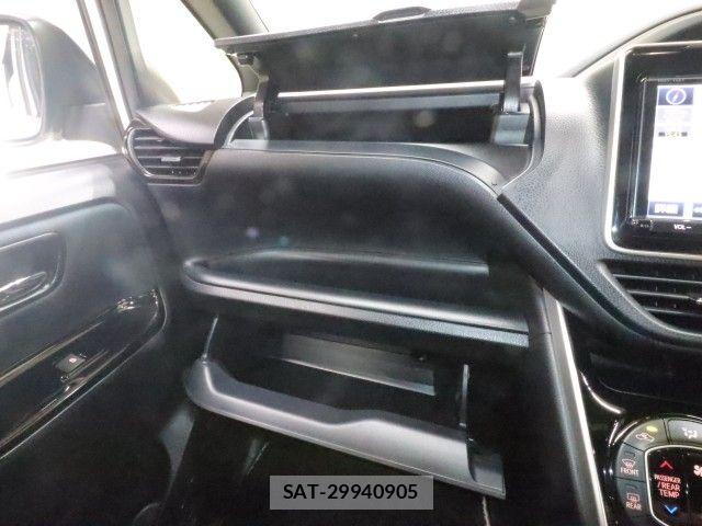 Toyota VOXY 2017-12 8102585-27