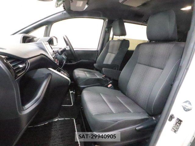 Toyota VOXY 2017-12 8102585-7