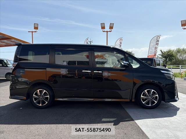 Toyota VOXY 2018-01 8102586-10